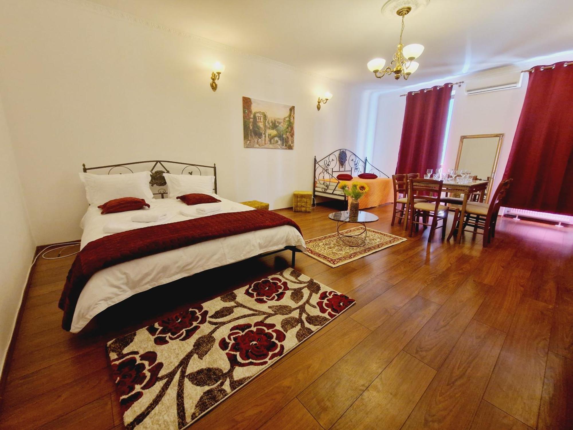 Vila 5* Royal House Near Unirii Square Kluž Exteriér fotografie