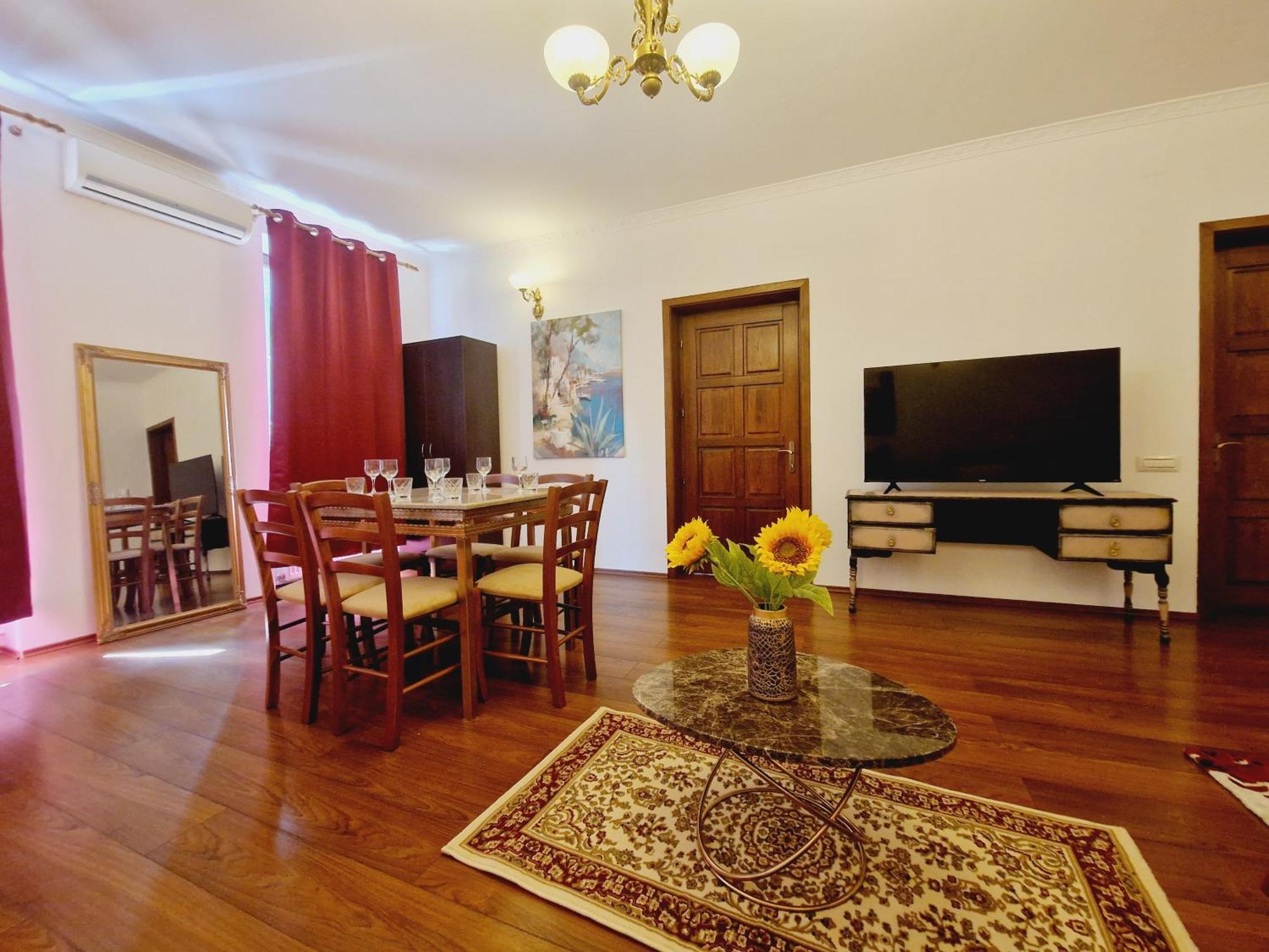 Vila 5* Royal House Near Unirii Square Kluž Exteriér fotografie