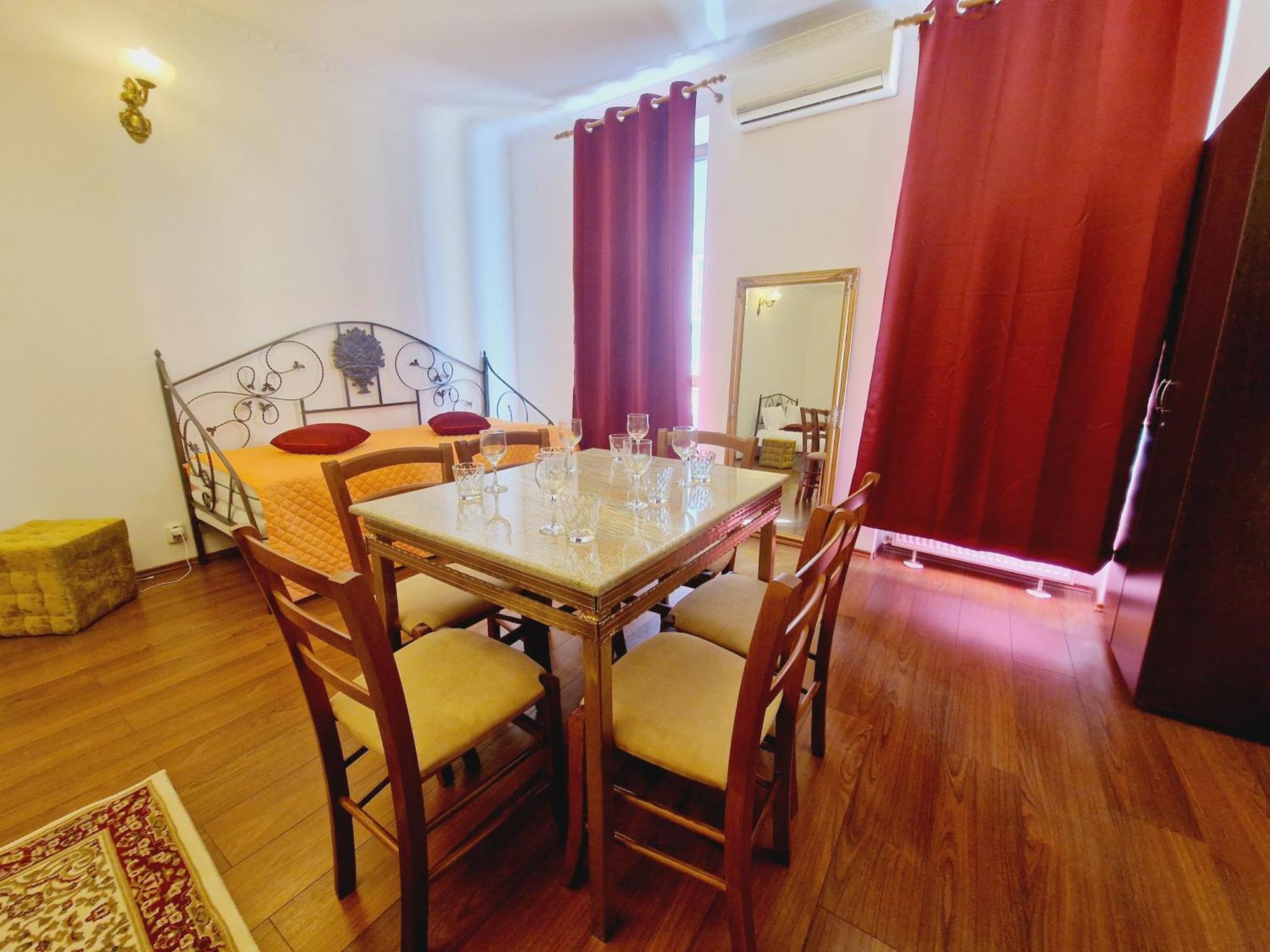 Vila 5* Royal House Near Unirii Square Kluž Exteriér fotografie