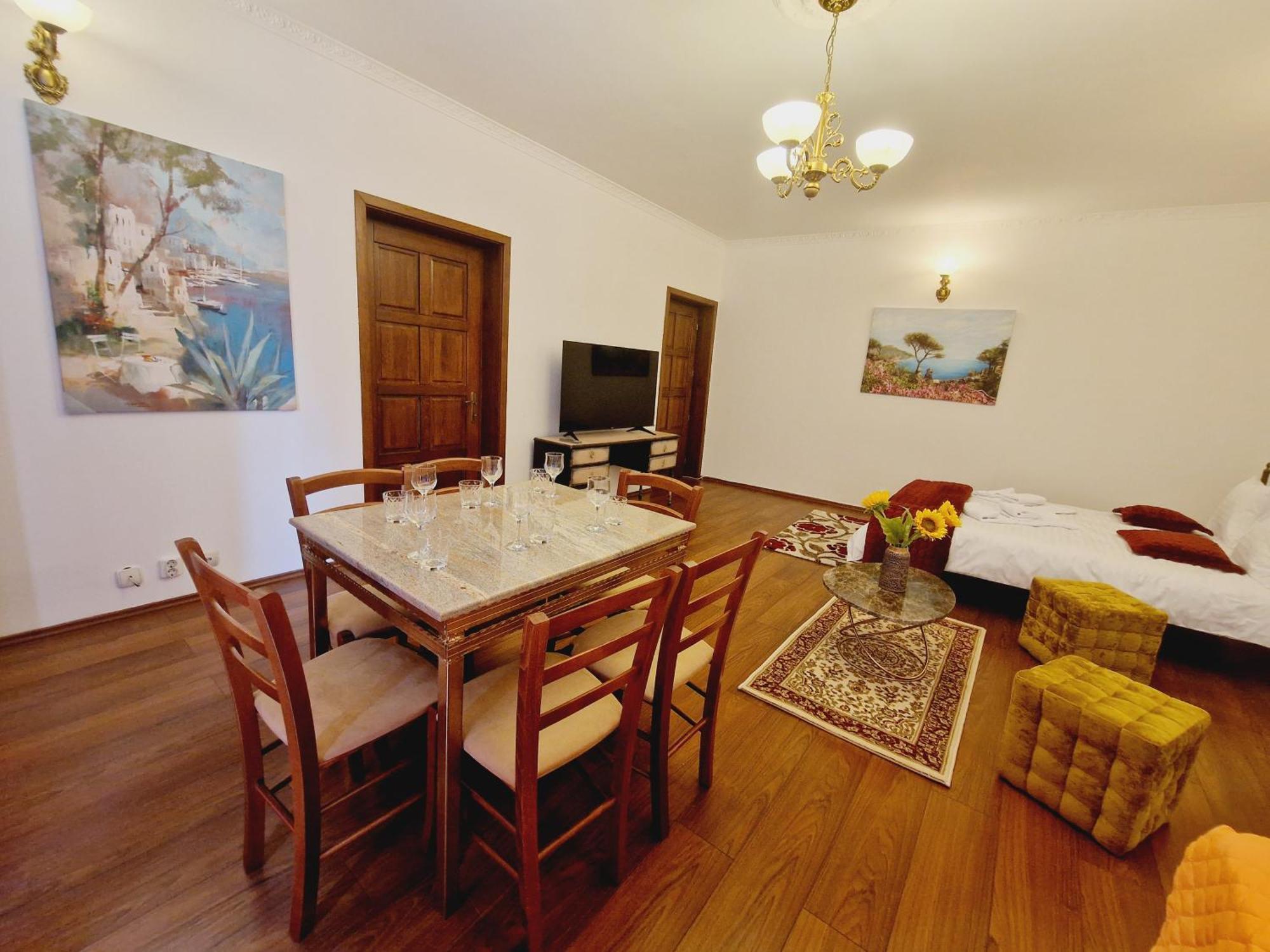 Vila 5* Royal House Near Unirii Square Kluž Exteriér fotografie